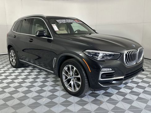Used 2019 BMW X5 xDrive40i w/ Convenience Package AWD/4WD image 2