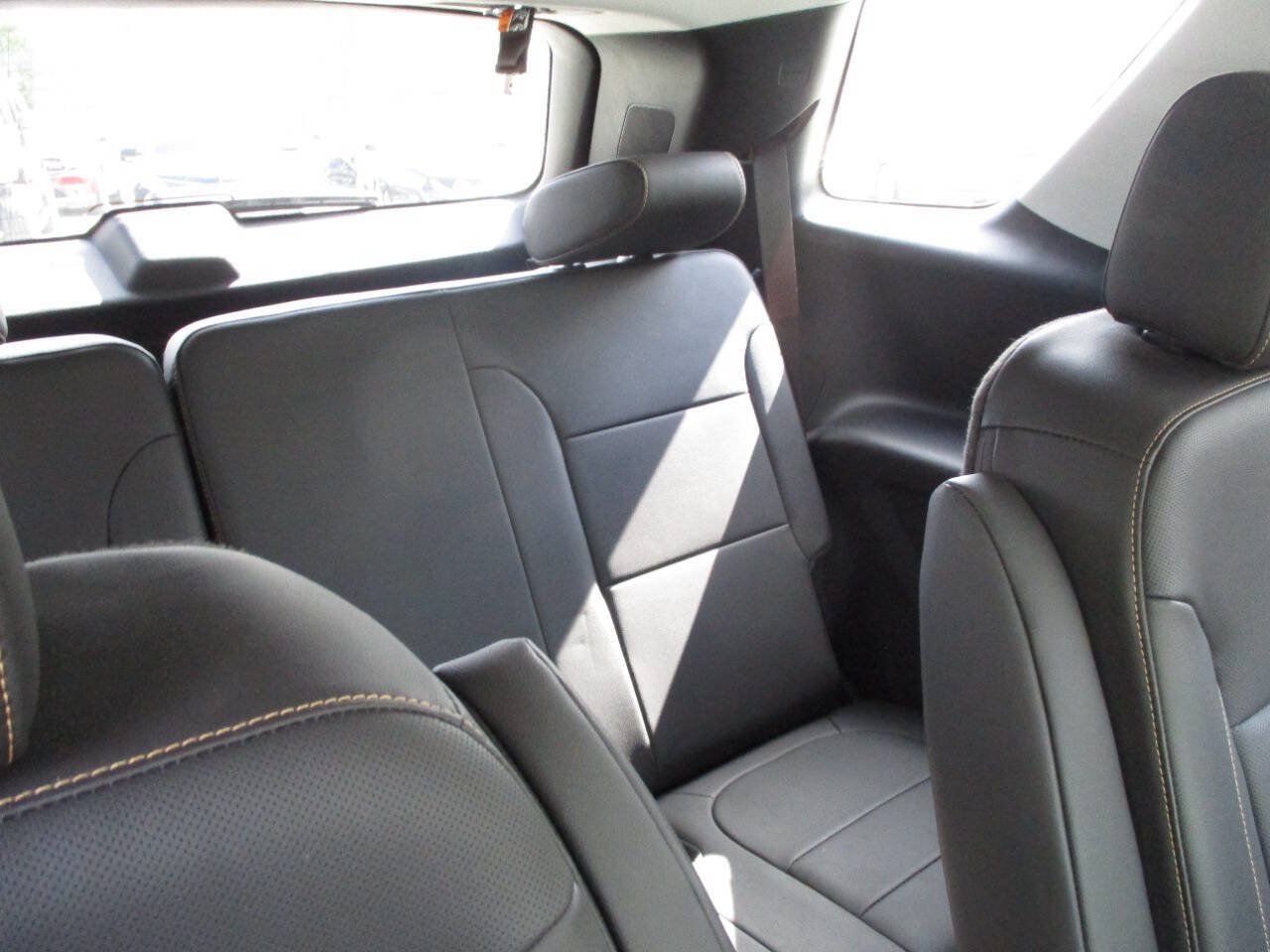 Used 2021 Chevrolet Traverse Premier AWD/4WD image 11