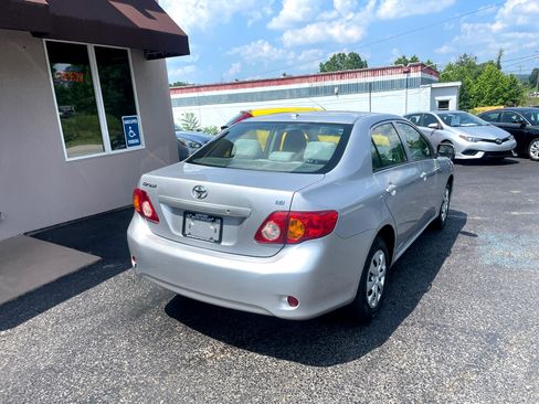 Used 2010 Toyota Corolla image 6