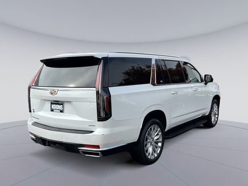 Used 2024 Cadillac Escalade ESV Premium Luxury image 7