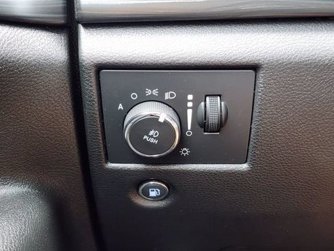 Used 2019 Jeep Grand Cherokee Laredo w/ Laredo X Package RWD image 33