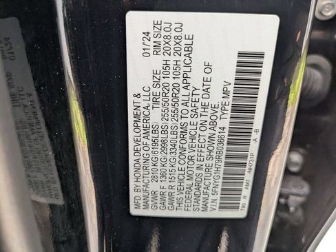 Used 2024 Honda Pilot Touring image 28