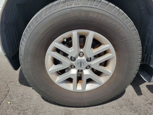 Used 2015 Nissan Frontier SV AWD/4WD image 6