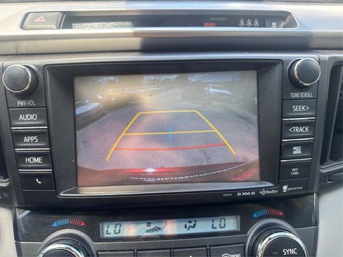 Used 2018 Toyota RAV4 Limited FWD image 22