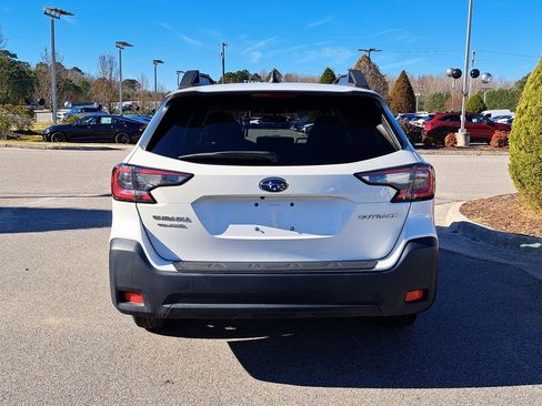 Used 2024 Subaru Outback Premium image 7