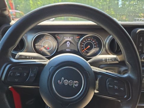 Used 2019 Jeep Wrangler Sport AWD/4WD image 14