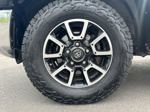 Certified 2018 Toyota Tundra SR5 w/ TRD Off Road Package AWD/4WD image 13