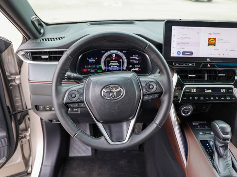 Used 2024 Toyota Venza Limited AWD/4WD image 49