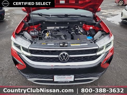 Used 2022 Volkswagen Taos SEL image 31