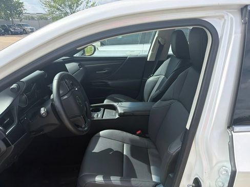 Used 2024 Lexus ES 350 FWD image 2