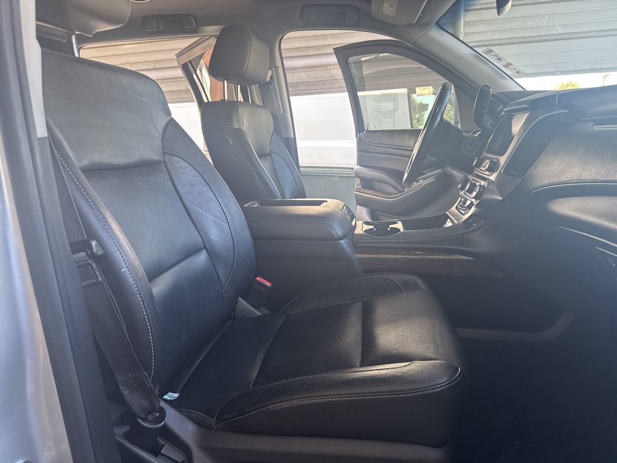 Used 2016 Chevrolet Suburban LT RWD image 15