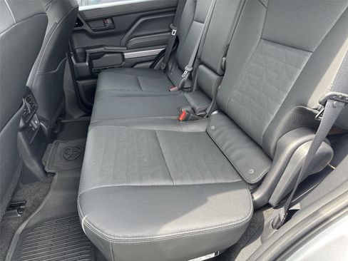 Used 2025 Toyota 4Runner TRD Off-Road Premium AWD/4WD image 15