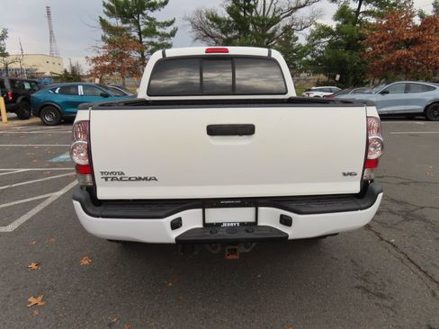 Used 2015 Toyota Tacoma Base w/ TRD Sport Package image 6