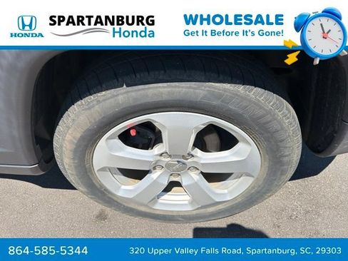 Used 2019 Jeep Compass Latitude FWD image 10