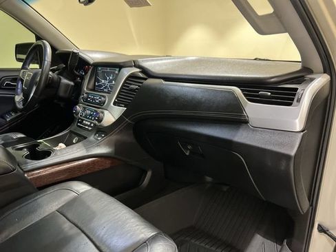 Used 2017 GMC Yukon SLT w/ Open Road Package AWD/4WD image 27