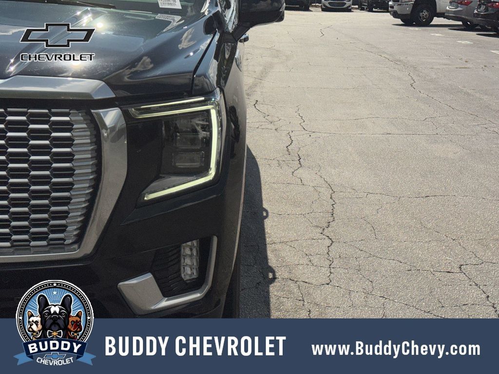Used 2023 GMC Yukon XL Denali AWD/4WD image 10