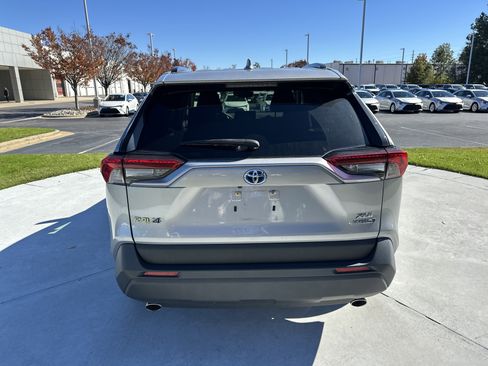 Certified 2022 Toyota RAV4 XLE image 9