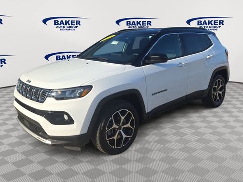 Used 2025 Jeep Compass Limited AWD/4WD image 3