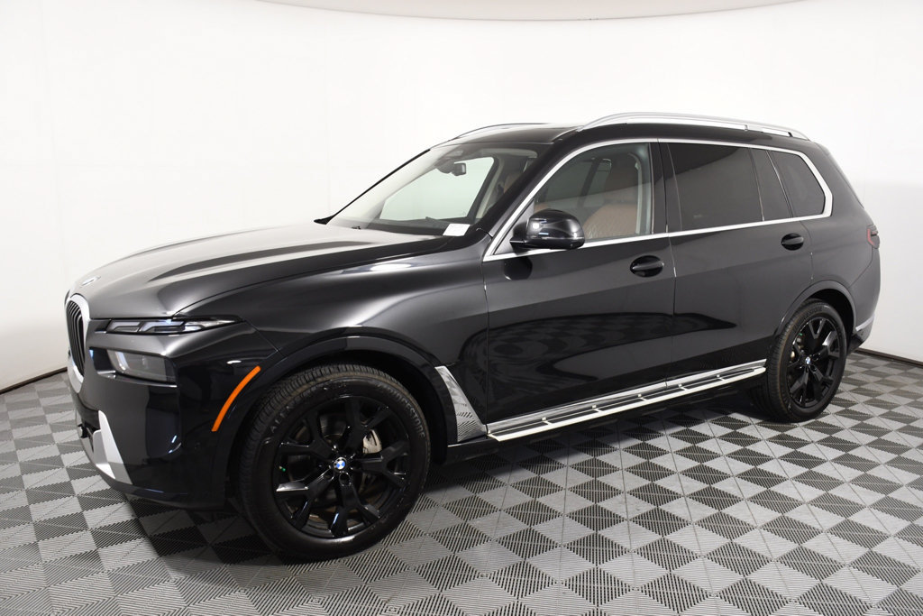 Used 2023 BMW X7 xDrive40i w/ Executive Package AWD/4WD image 2