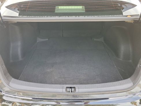 Used 2023 Toyota Corolla SE image 8