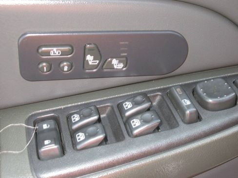 Used 2005 Chevrolet Silverado 2500 LT w/ Heavy-Duty Power Package AWD/4WD image 39