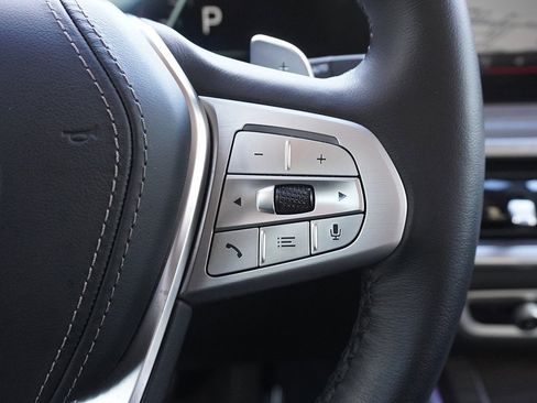 Used 2023 BMW X7 xDrive40i w/ Premium Package image 70