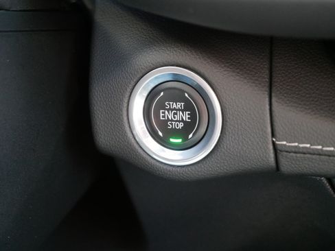 Used 2023 Buick Envision Essence AWD/4WD image 29