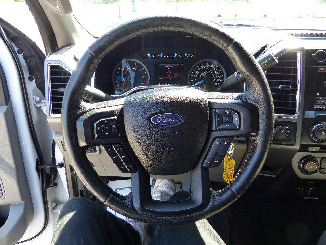Used 2015 Ford F150 XLT w/ Equipment Group 302A Luxury AWD/4WD image 30