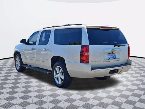 Used 2014 Chevrolet Suburban LTZ AWD/4WD image 4