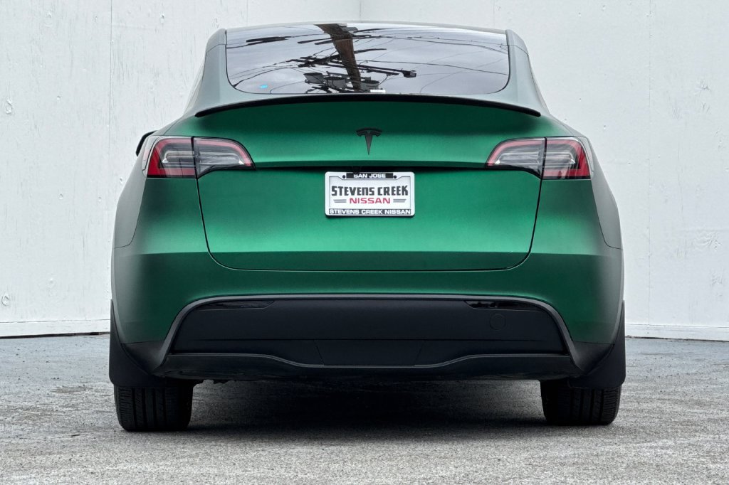 Used 2025 Tesla Model Y Long Range RWD image 4