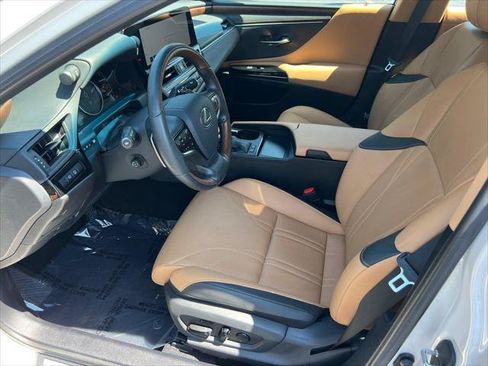 Certified 2024 Lexus ES 300h w/ Technology Package FWD image 9