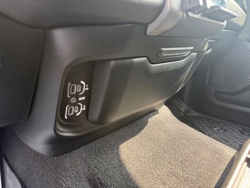 Used 2025 RAM 1500 Warlock AWD/4WD image 25