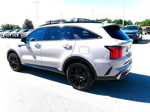 Used 2022 Kia Sorento SX FWD image 3