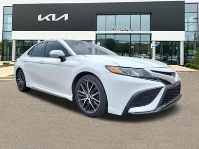 Used 2021 Toyota Camry SE w/ Cold Weather Package