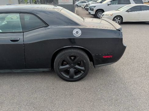 Used 2014 Dodge Challenger SXT Plus RWD image 23
