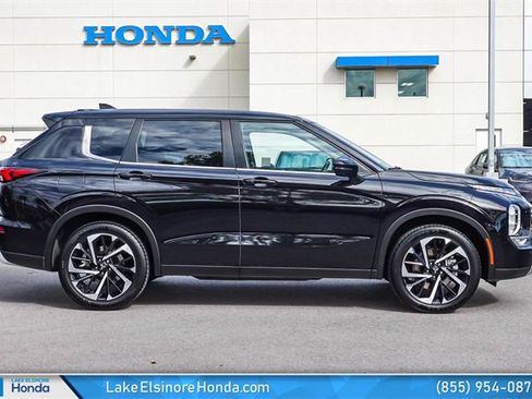 Used 2023 Mitsubishi Outlander SE image 6