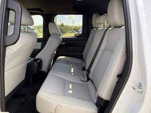 Used 2025 Toyota Tacoma Limited AWD/4WD image 10