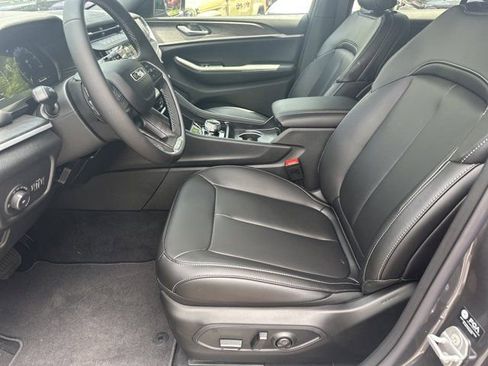 New 2026 Jeep Grand Cherokee Limited AWD/4WD image 9
