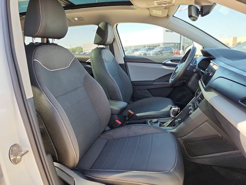 Certified 2024 Volkswagen Taos SE AWD/4WD image 14