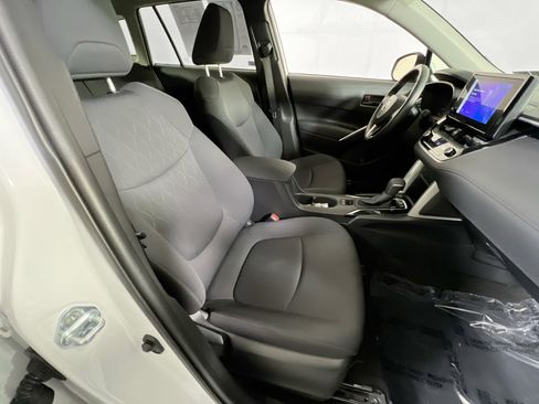Used 2023 Toyota Corolla Cross LE image 25