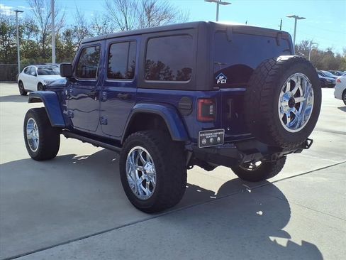 Used 2019 Jeep Wrangler Unlimited Sahara image 12