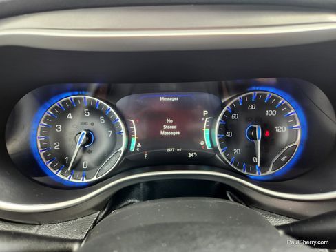 Used 2026 Chrysler Pacifica Select image 48