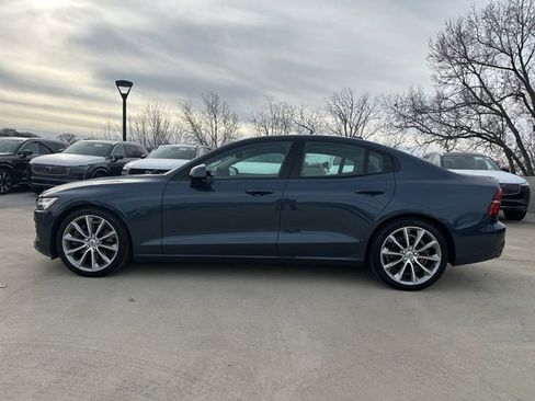 Used 2019 Volvo S60 T6 Momentum w/ Multimedia Package image 4