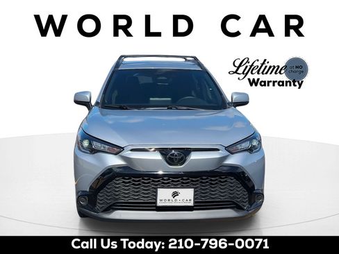 Used 2024 Toyota Corolla Cross AWD Hybrid image 2