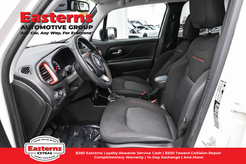 Used 2023 Jeep Renegade Trailhawk AWD/4WD image 14