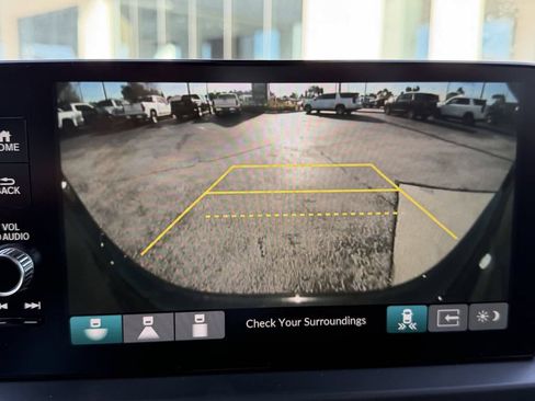 Used 2025 Honda Pilot Touring image 24