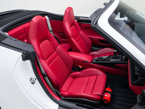 Used 2022 Porsche 911 Carrera 4 GTS image 35