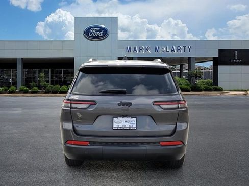 Used 2021 Jeep Grand Cherokee L Laredo RWD image 4