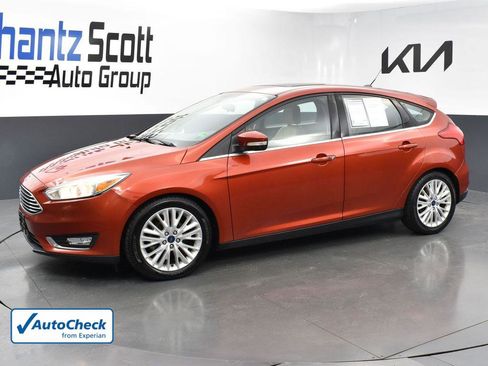 Used 2018 Ford Focus Titanium image 2