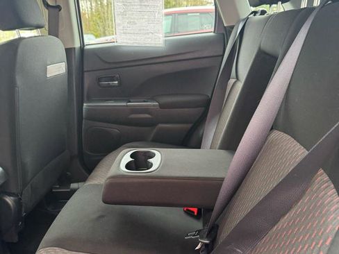 Used 2017 Mitsubishi Outlander Sport ES AWD/4WD image 16